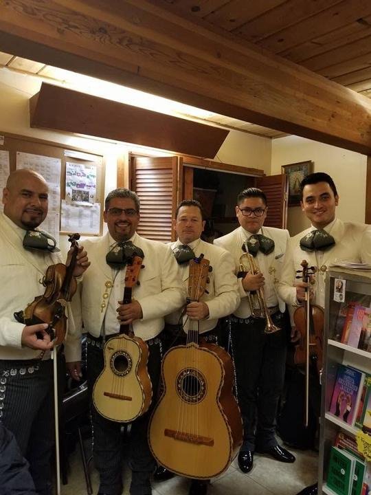 Mariachi Voz de México: Listos para la misa